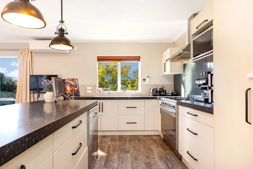 Photos of 11 Te Puia Drive