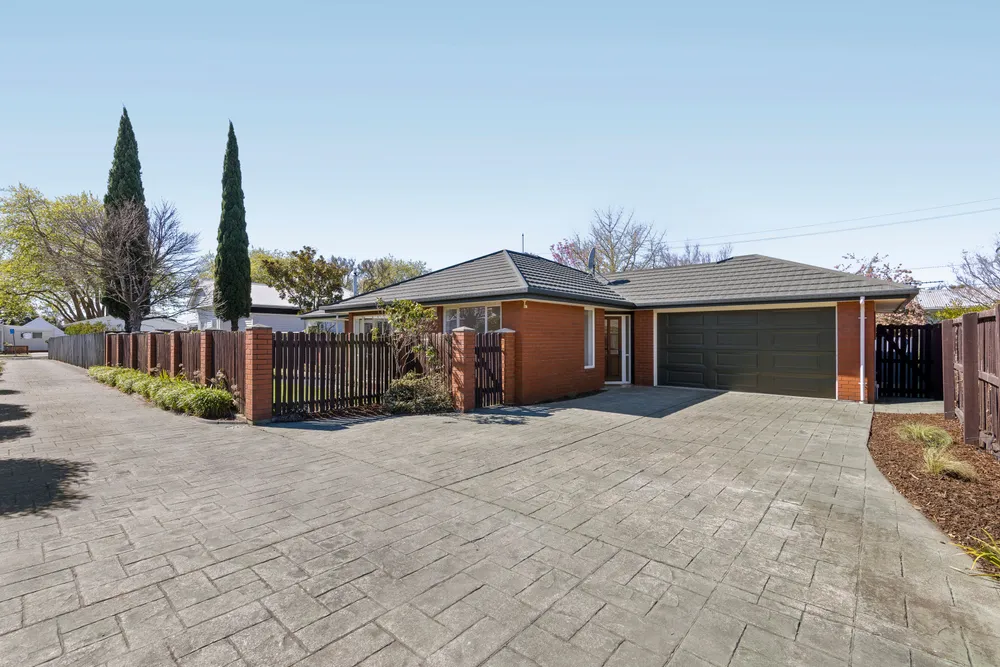 Photos of 130A Fisher Avenue
