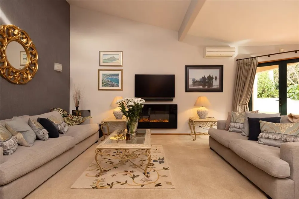 Photos of 63 Manuwai Drive