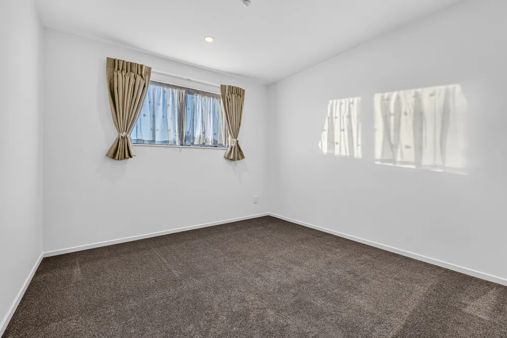 Photos of 21 Laurelwood Avenue