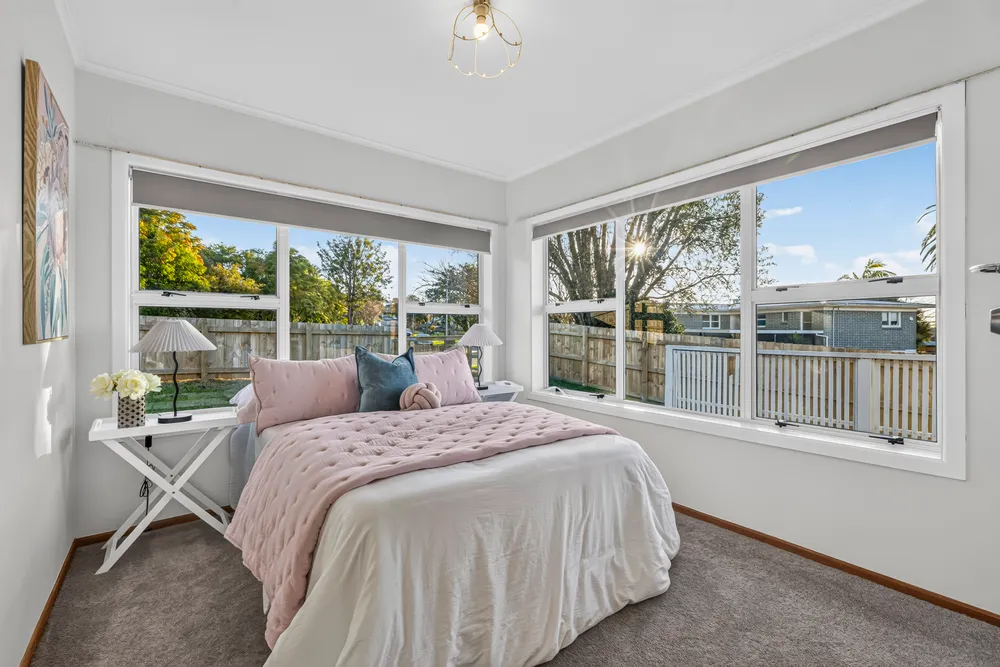 Photos of 21 Laurelwood Avenue