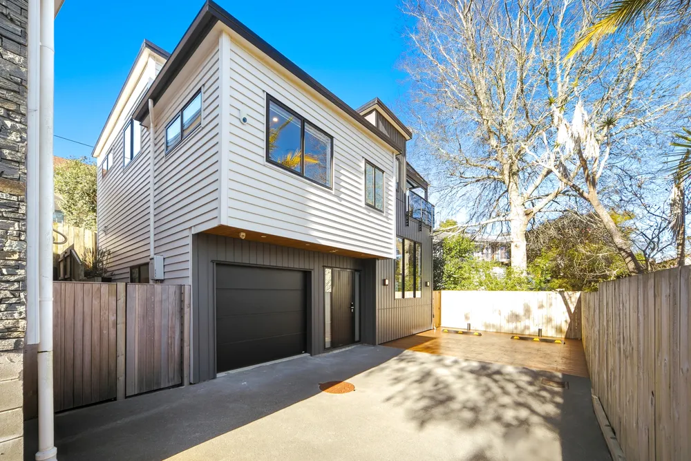 Photos of 57E Hogans Road