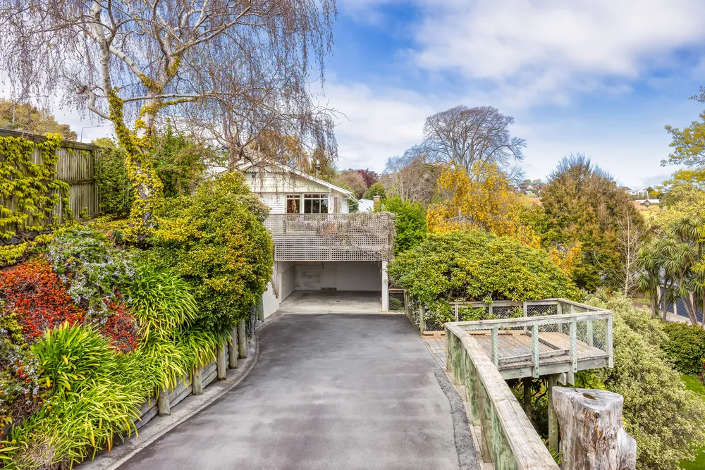 Photos of 4 Hackthorne Road