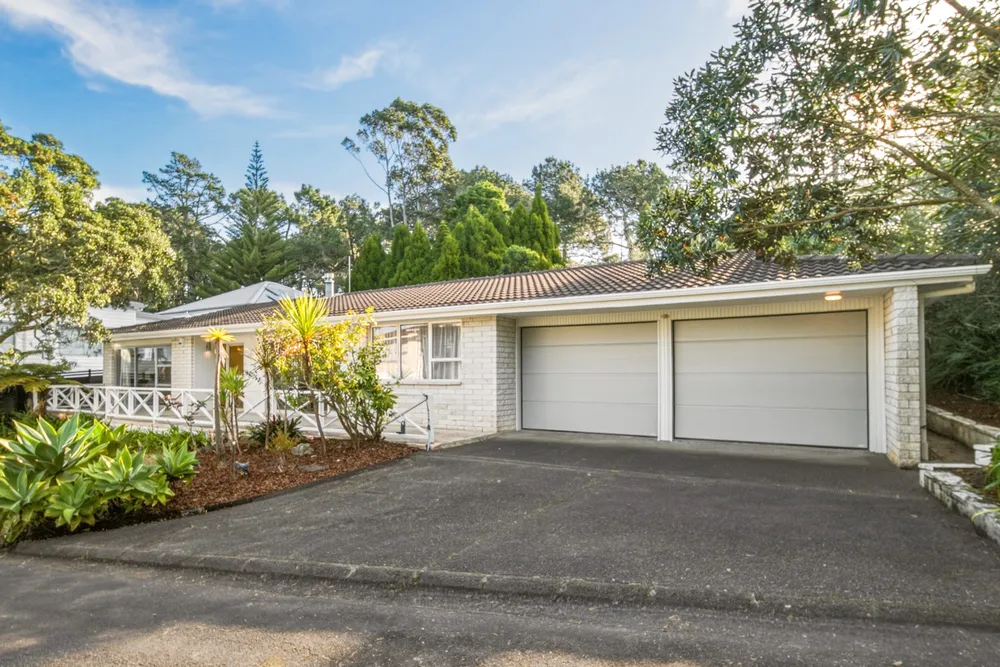 Photos of 70 Ravenwood Drive