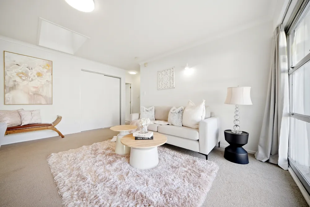 Photos of 70 Ravenwood Drive