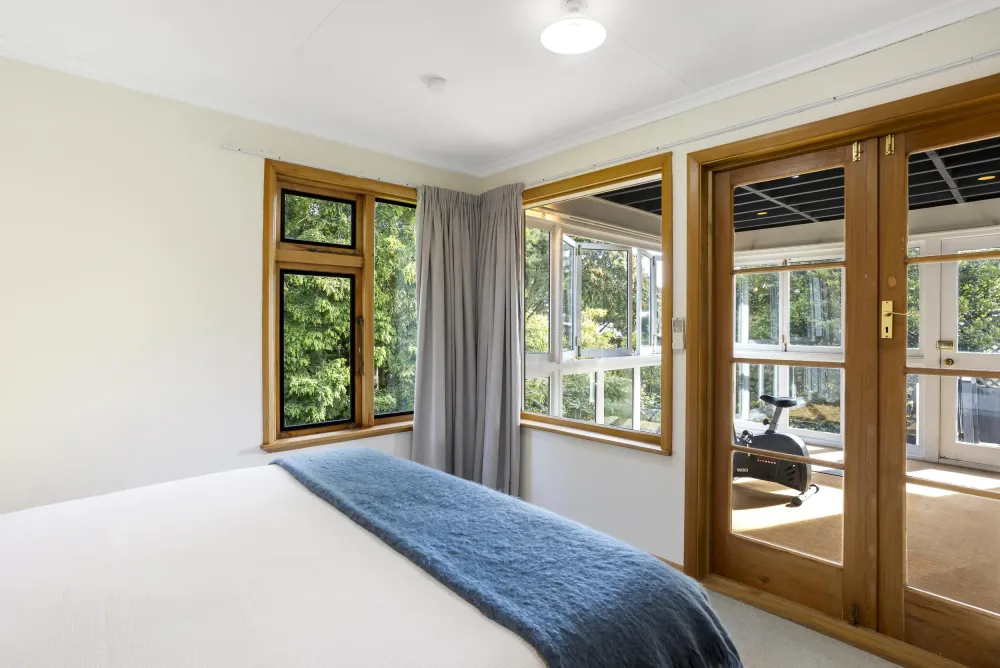 Photos of 12 Spylaw Street