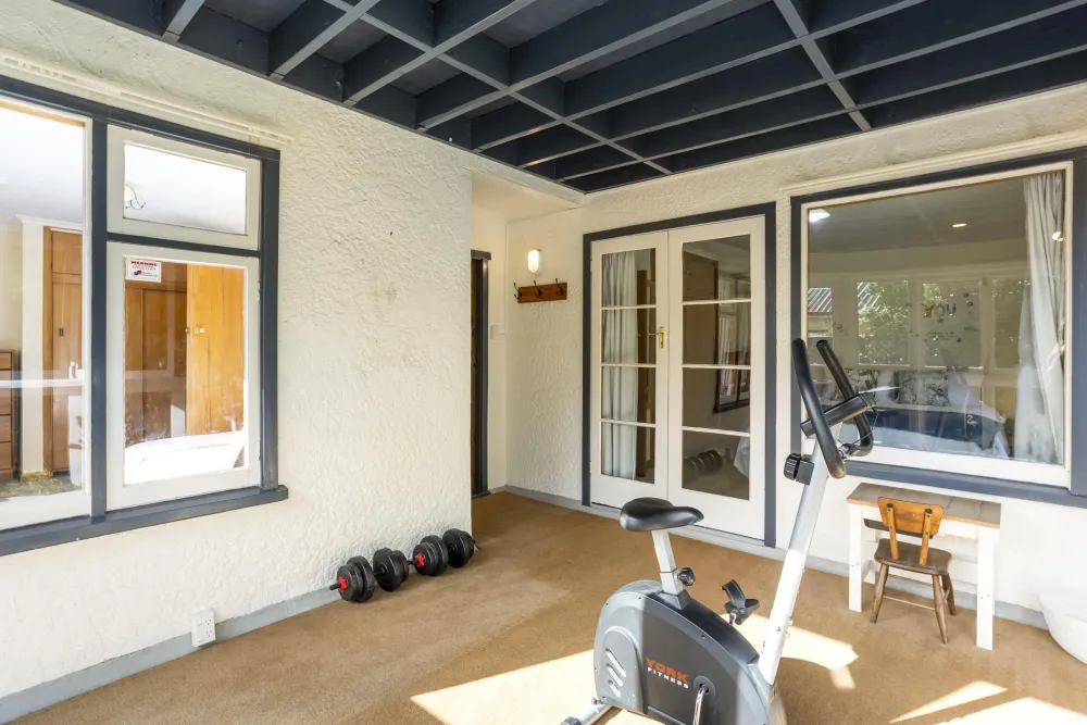 Photos of 12 Spylaw Street