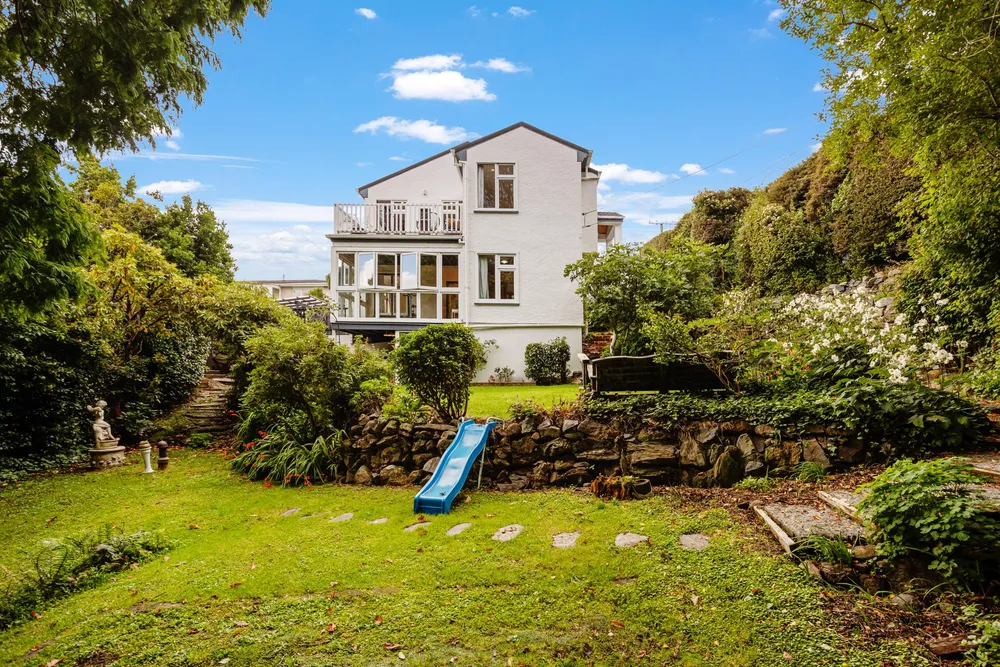 Photos of 12 Spylaw Street