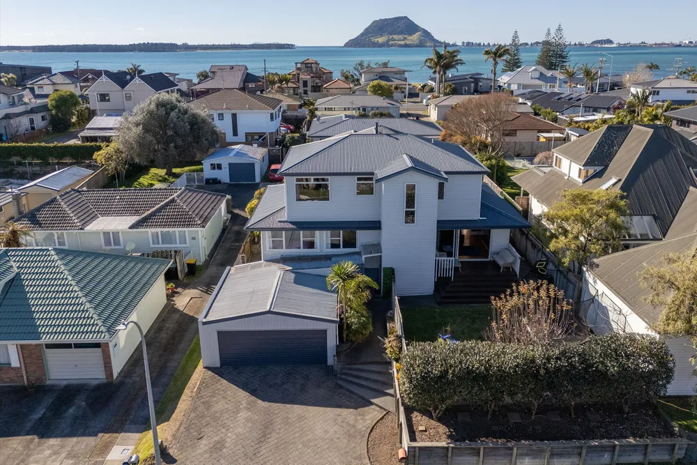 Photos of 19 Crescent Road