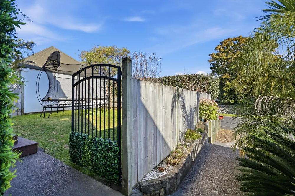 Photos of 19 Crescent Road