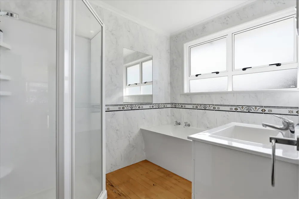 Photos of 19 Crescent Road