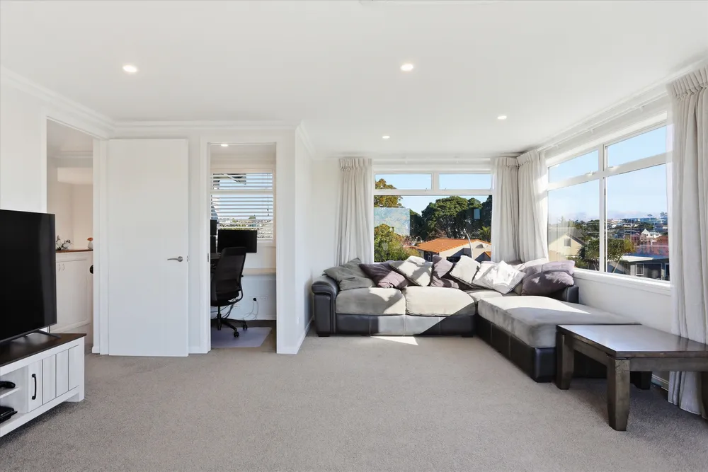 Photos of 19 Crescent Road