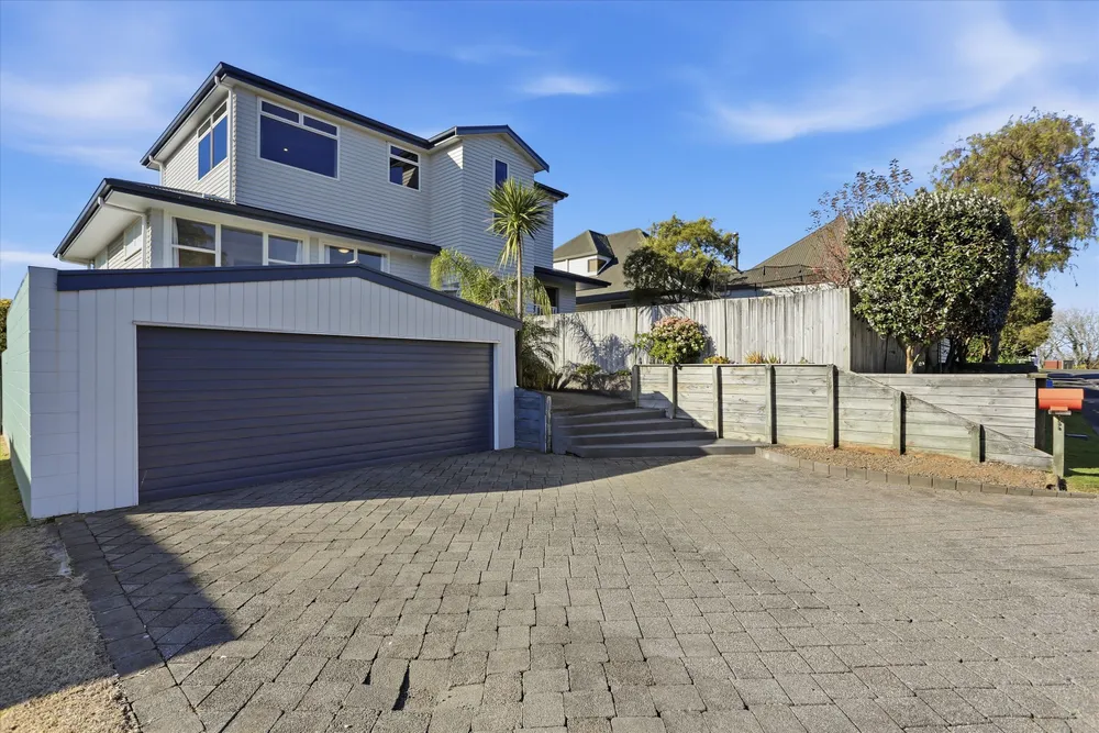 Photos of 19 Crescent Road