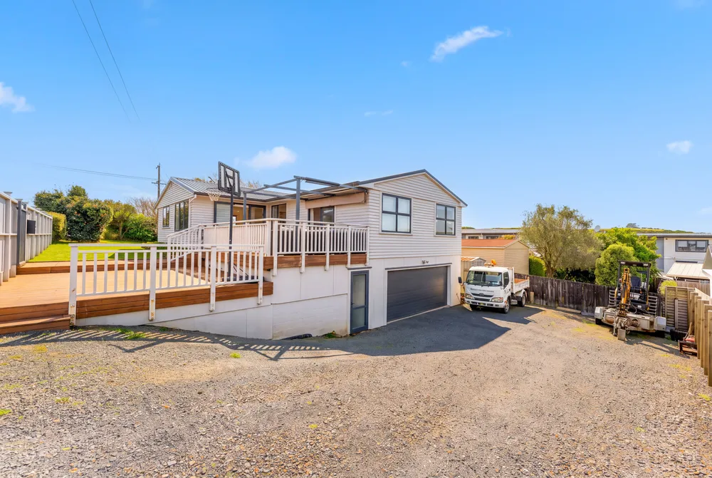 Photos of 95 Ruawai Road