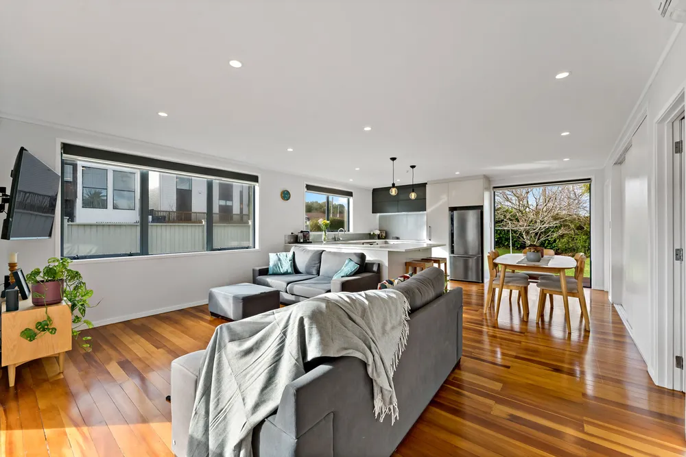 Photos of 95 Ruawai Road