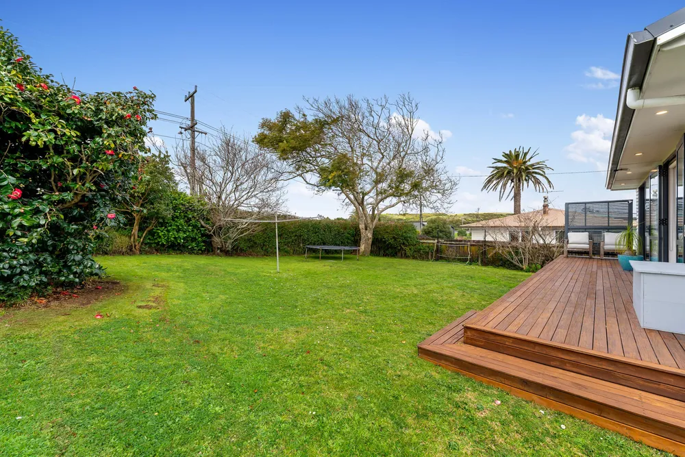 Photos of 95 Ruawai Road
