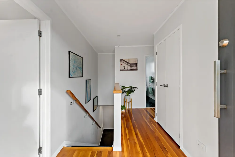 Photos of 95 Ruawai Road