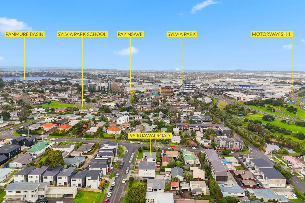 Photos of 95 Ruawai Road