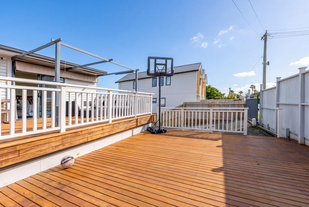 Photos of 95 Ruawai Road
