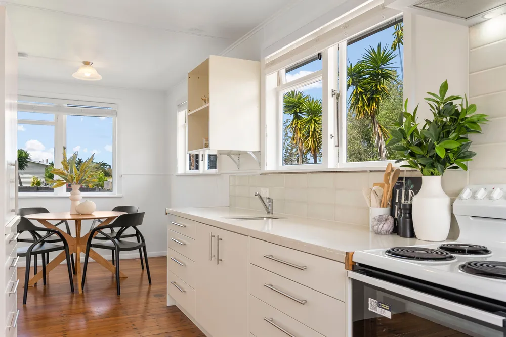 Photos of 56 Kelwyn Road