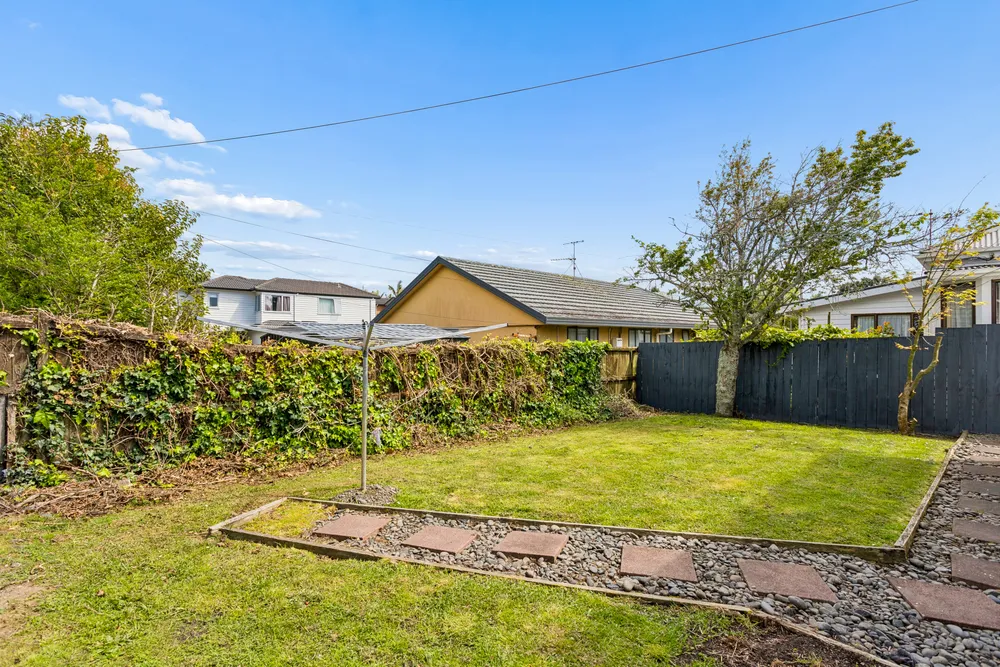Photos of 2 Holly Street