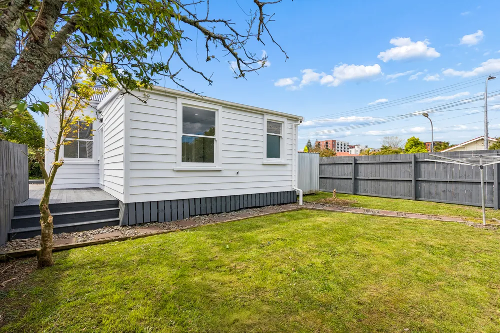 Photos of 2 Holly Street