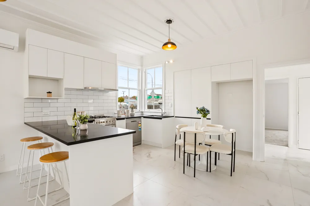 Photos of 2 Holly Street