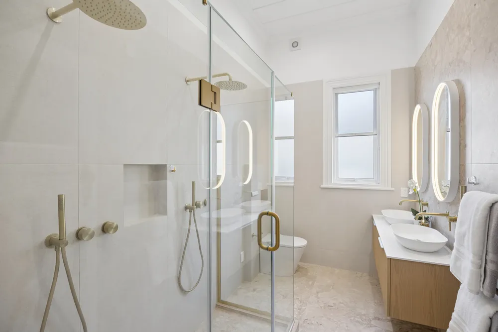 Photos of 24 Queen Mary Avenue