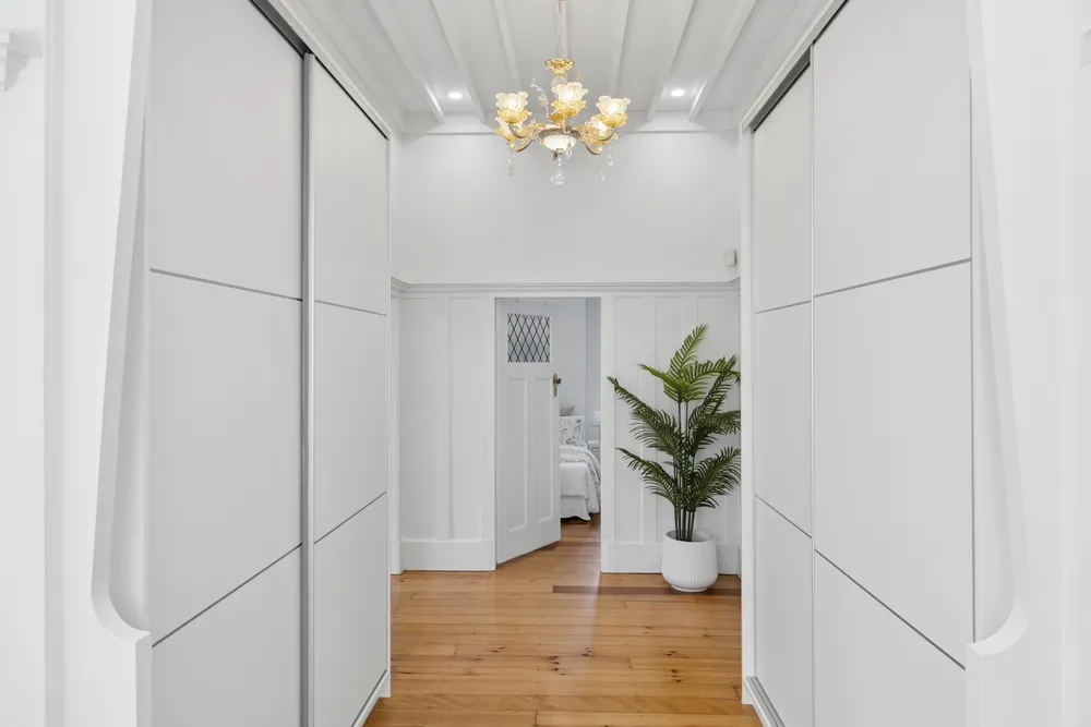 Photos of 24 Queen Mary Avenue