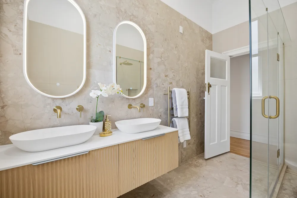 Photos of 24 Queen Mary Avenue
