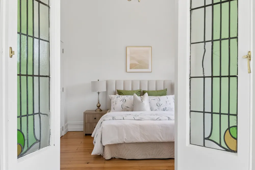 Photos of 24 Queen Mary Avenue