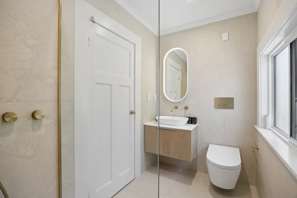 Photos of 24 Queen Mary Avenue