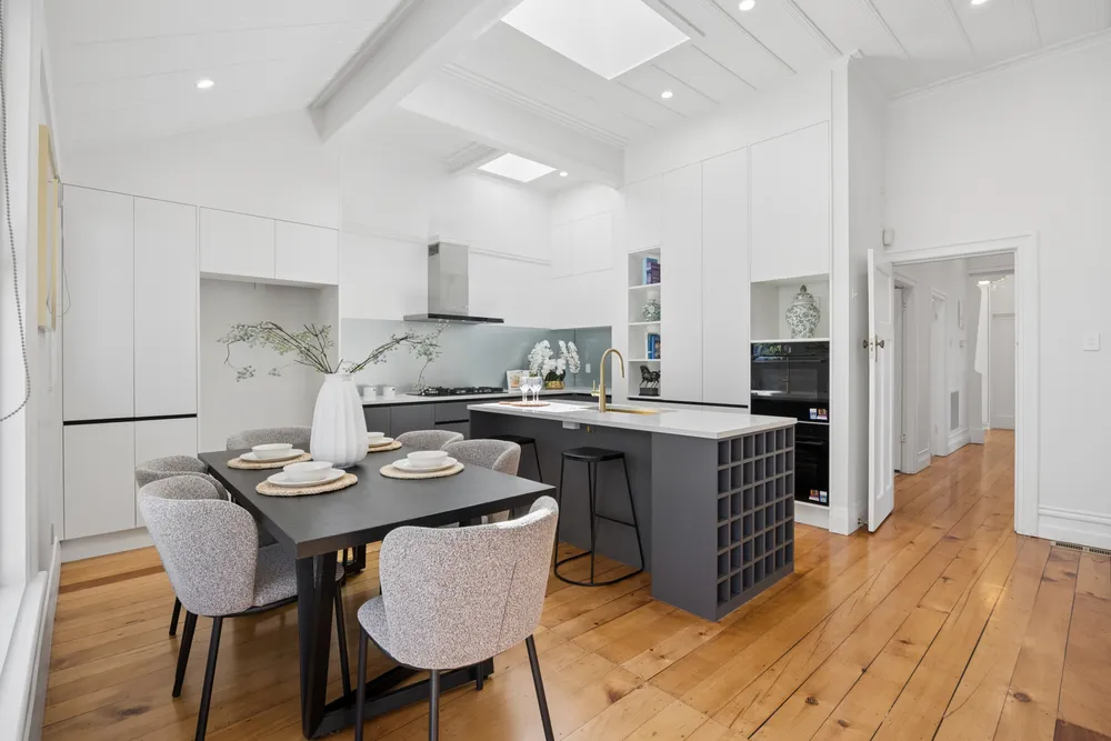Photos of 24 Queen Mary Avenue