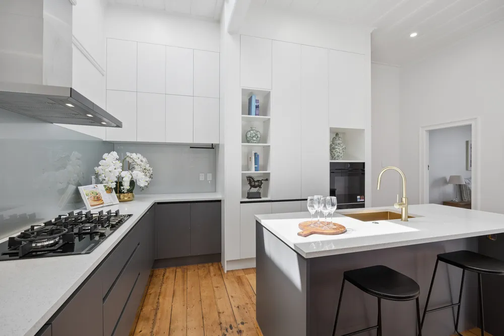 Photos of 24 Queen Mary Avenue