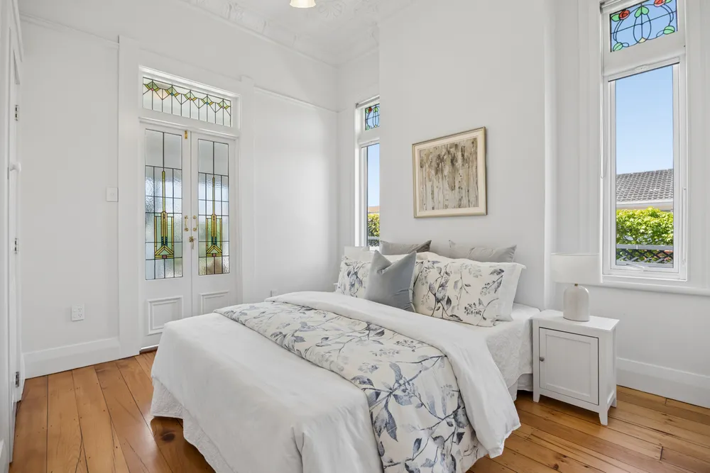 Photos of 24 Queen Mary Avenue