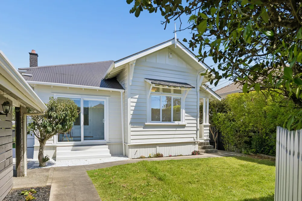 Photos of 24 Queen Mary Avenue