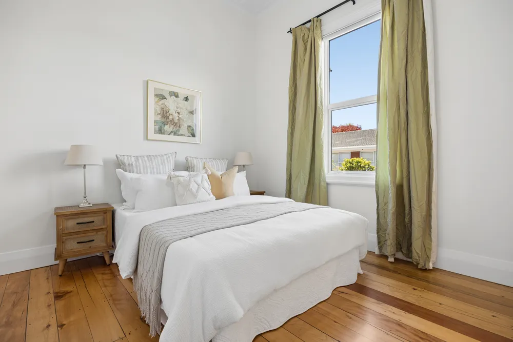 Photos of 24 Queen Mary Avenue