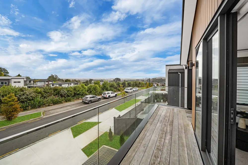 Photos of 1 Meadowridge Drive