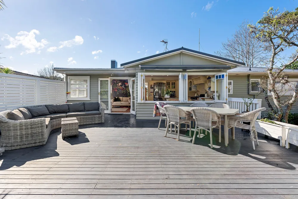 Photos of 24 Lyons Avenue