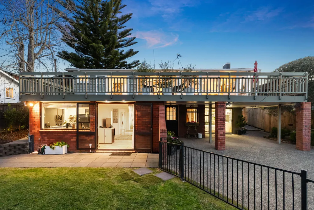 Photos of 24 Lyons Avenue