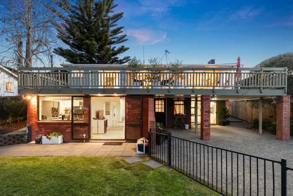 Photos of 24 Lyons Avenue