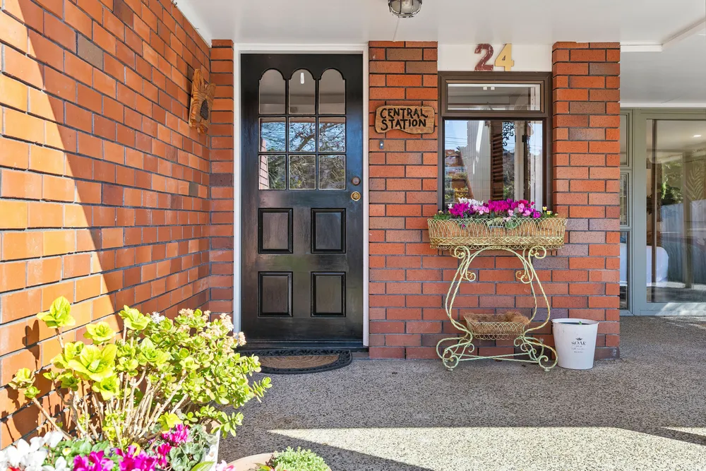 Photos of 24 Lyons Avenue