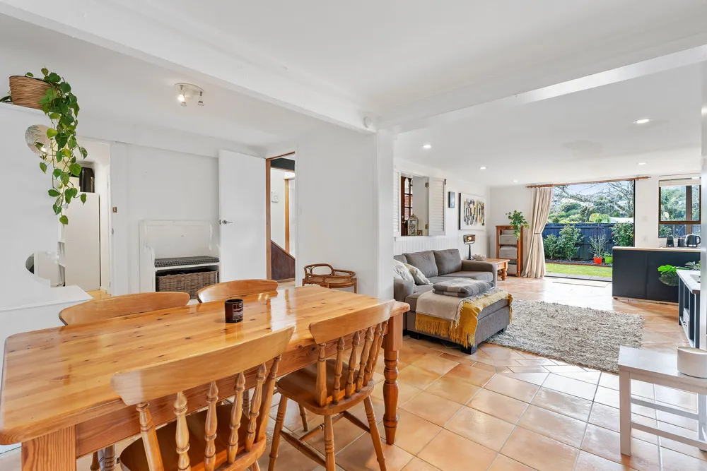 Photos of 24 Lyons Avenue
