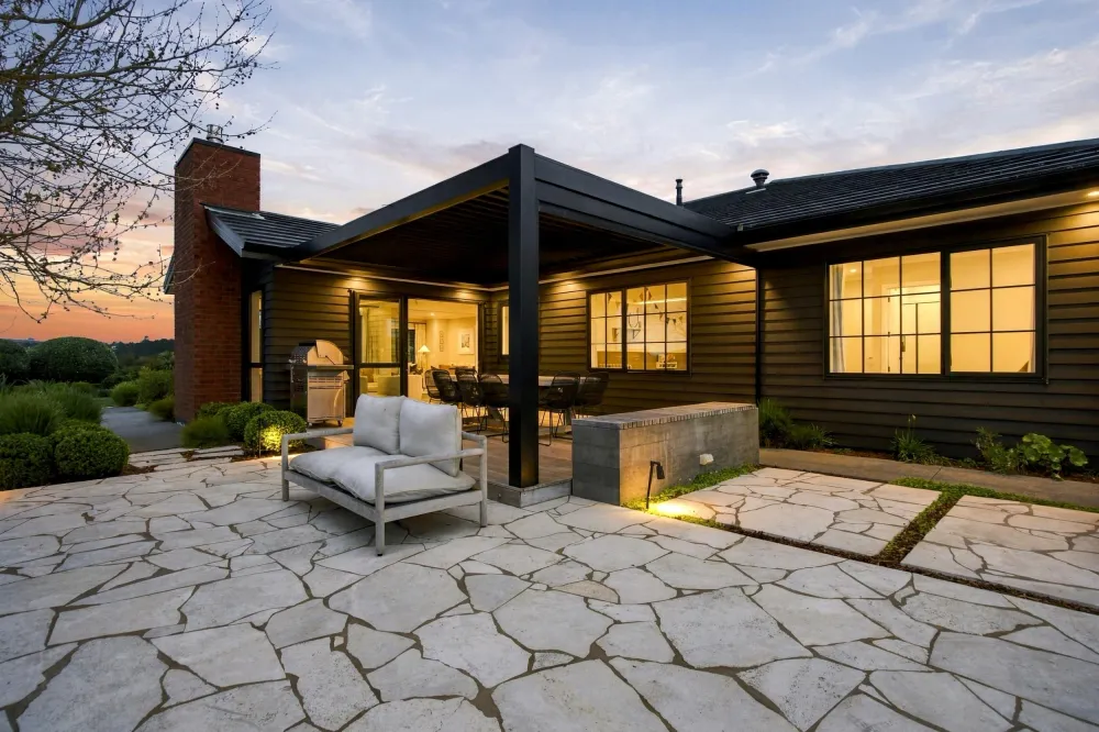 Photos of 32 William Andrew Road
