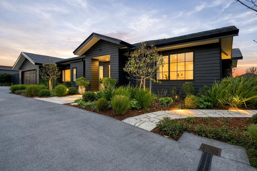 Photos of 32 William Andrew Road