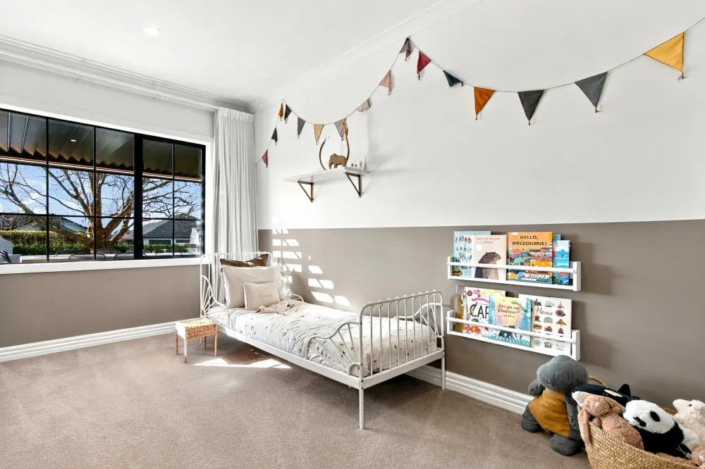 Photos of 32 William Andrew Road