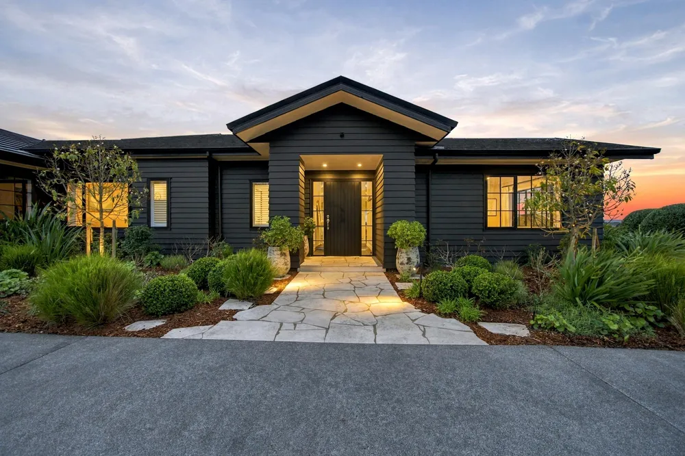 Photos of 32 William Andrew Road