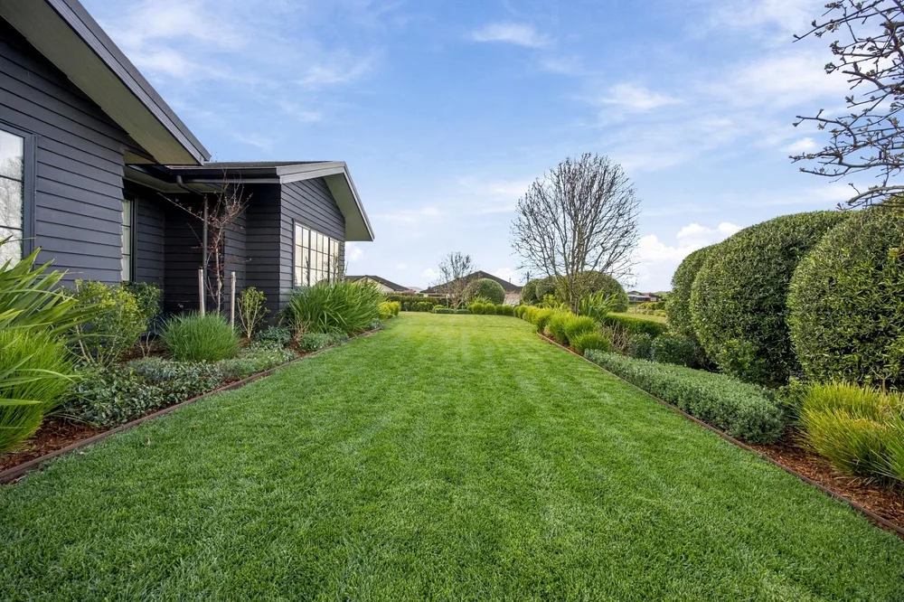 Photos of 32 William Andrew Road
