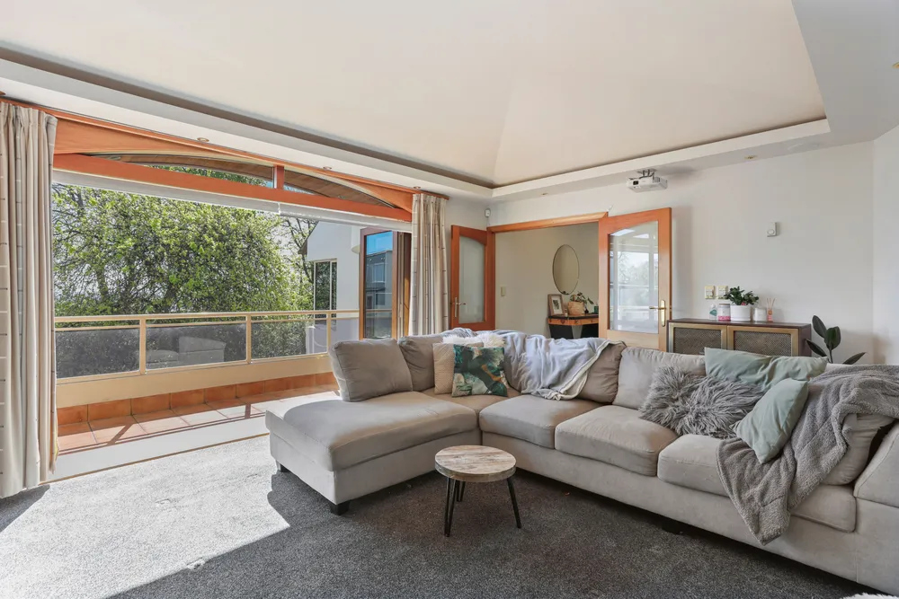 Photos of 32 Dyers Pass Road