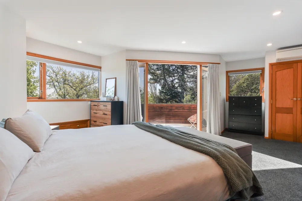 Photos of 32 Dyers Pass Road
